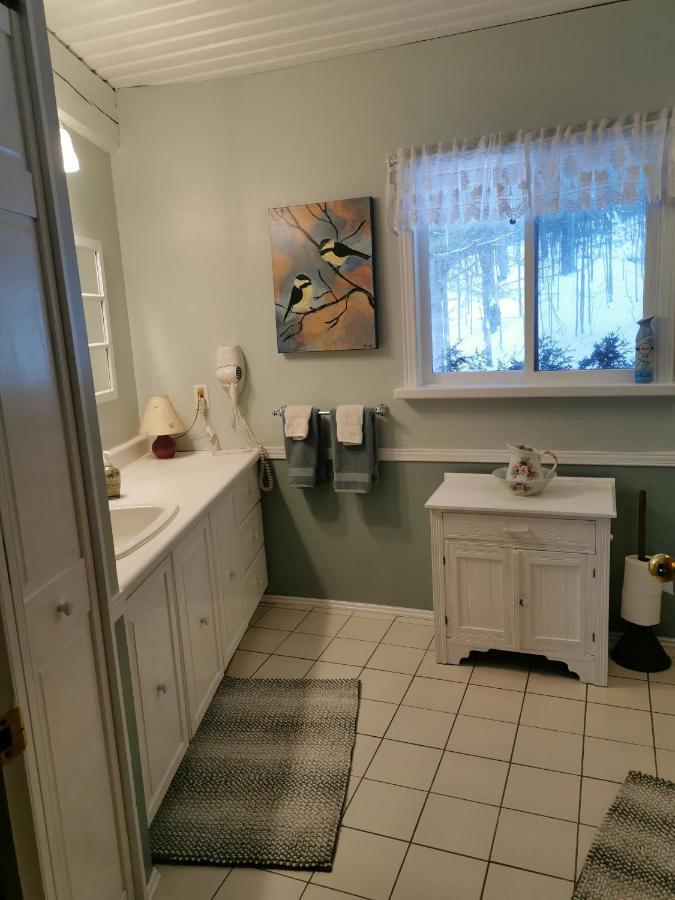 Stouffermill Bed & Breakfast Algonquin Highlands Εξωτερικό φωτογραφία
