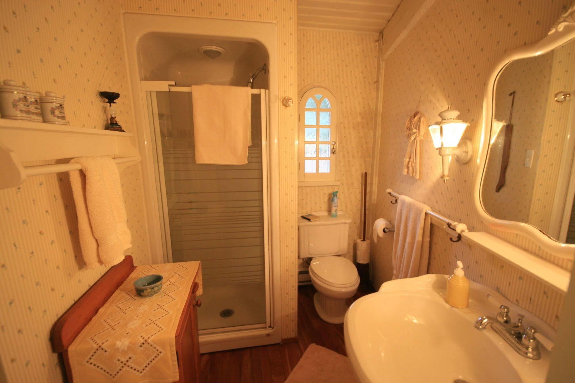 Stouffermill Bed & Breakfast Algonquin Highlands Εξωτερικό φωτογραφία