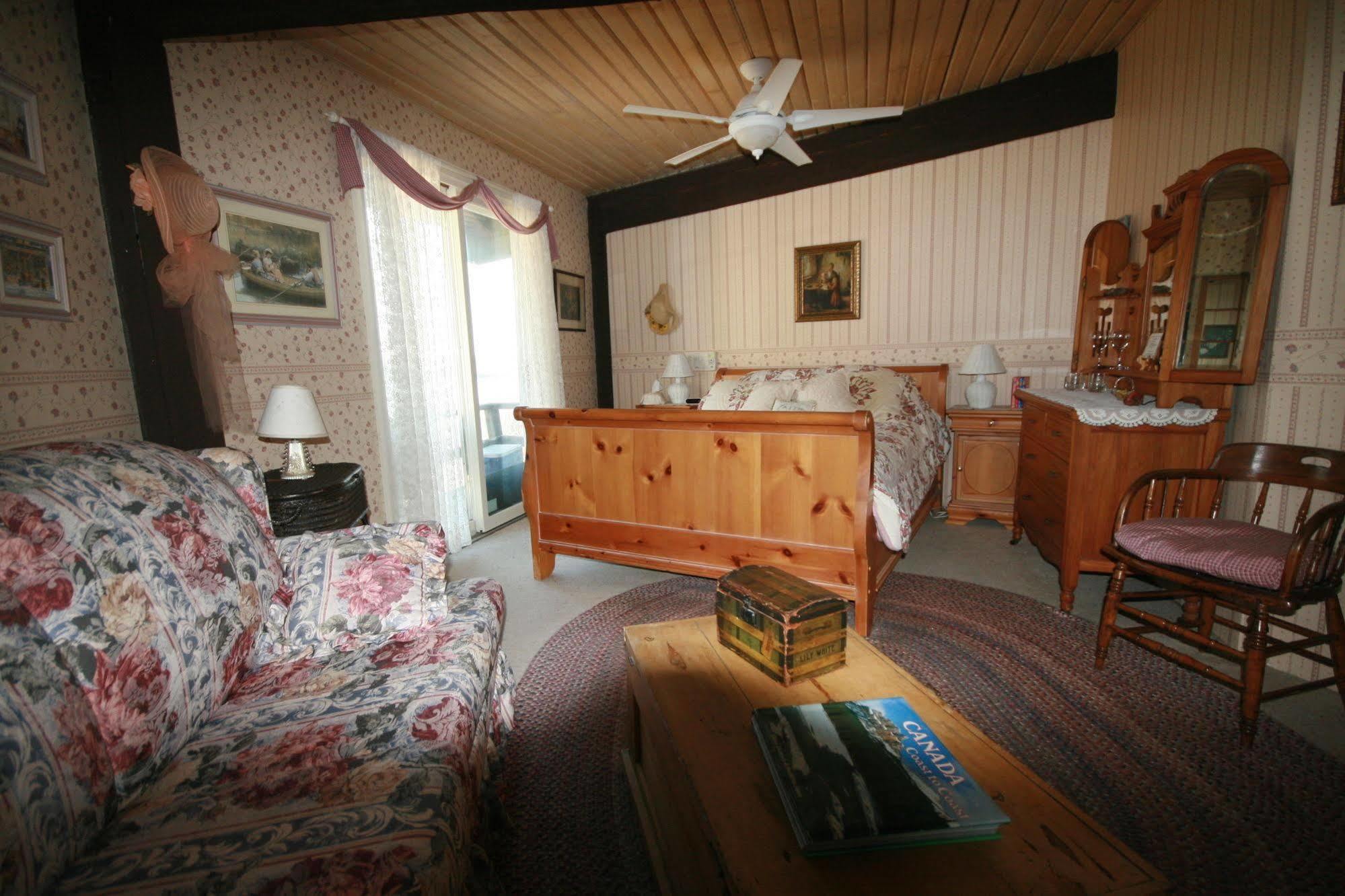 Stouffermill Bed & Breakfast Algonquin Highlands Εξωτερικό φωτογραφία
