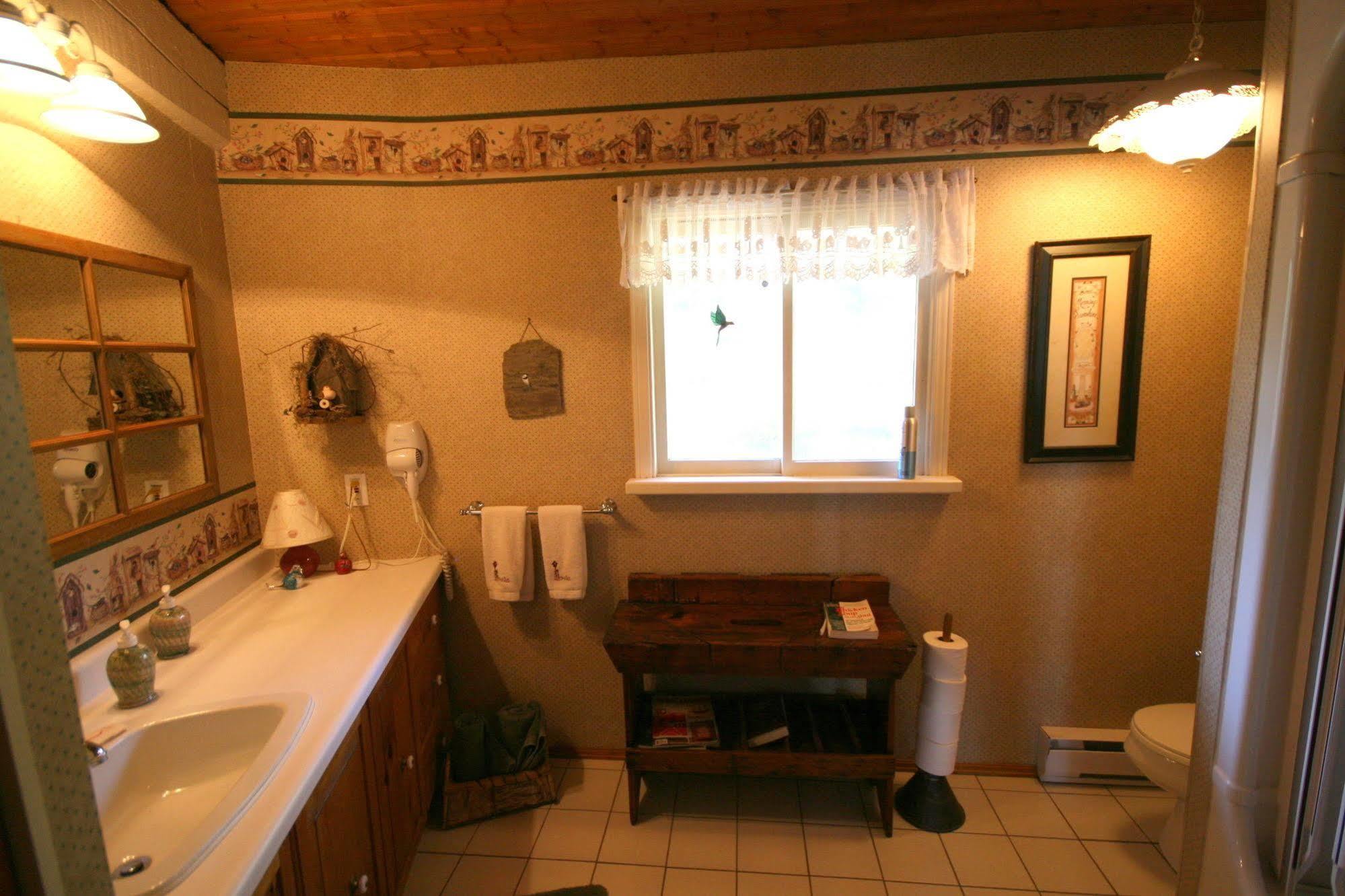 Stouffermill Bed & Breakfast Algonquin Highlands Εξωτερικό φωτογραφία