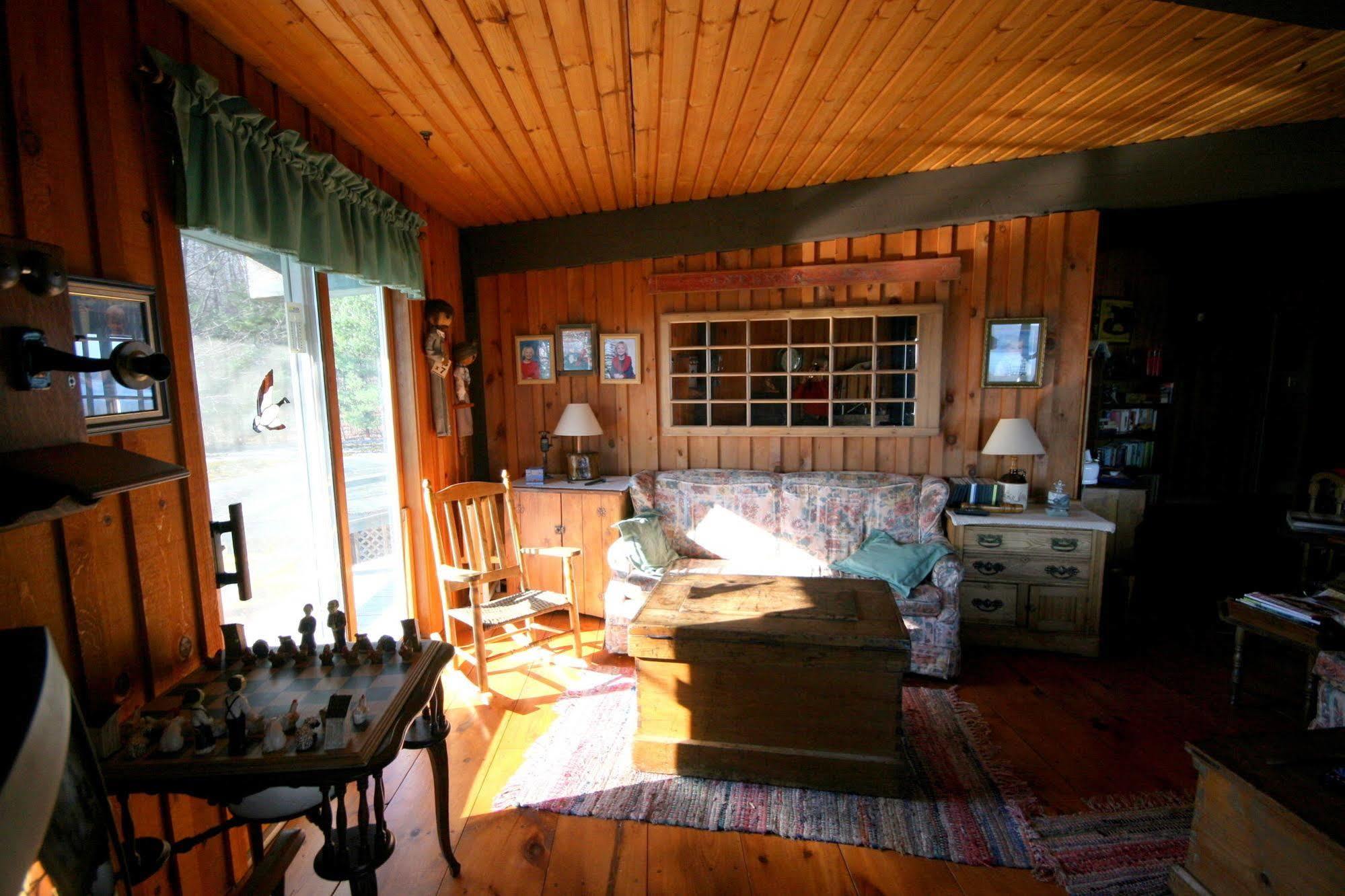 Stouffermill Bed & Breakfast Algonquin Highlands Εξωτερικό φωτογραφία
