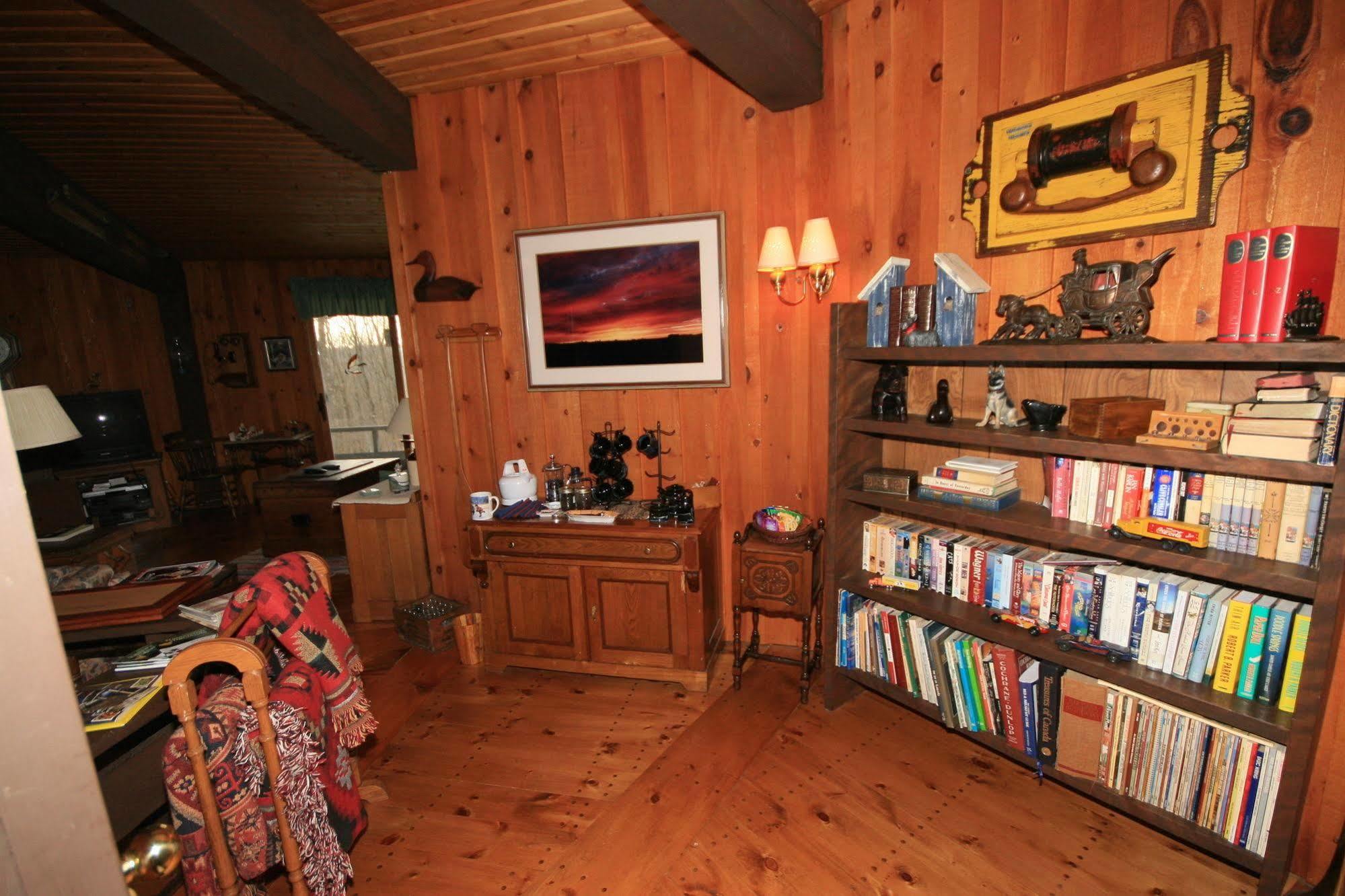 Stouffermill Bed & Breakfast Algonquin Highlands Εξωτερικό φωτογραφία